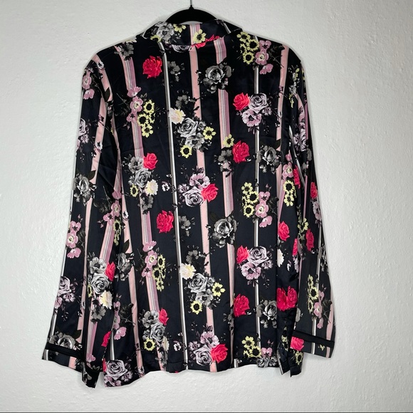 VS Satin Pajama Top in a Black Floral Stripe NWT - Picture 5 of 5